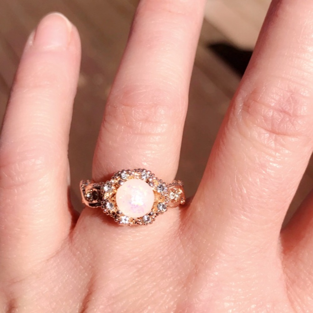 BRAND NEW 18KT/925 ROSE GOLD WHITE OPAL RING - Picture 8 of 10